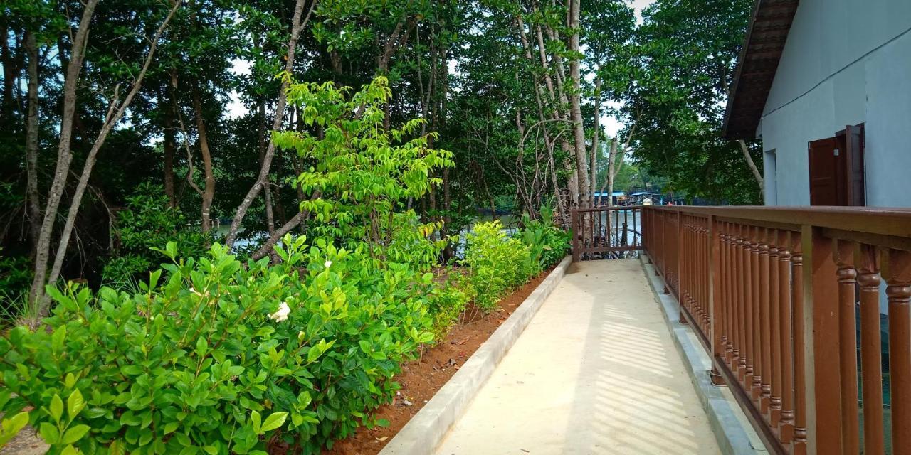 Noor Arfa River Chalet Kuala Terengganu Exteriör bild